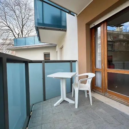 Easy Flat Next To The Sea In * ビビオーネ