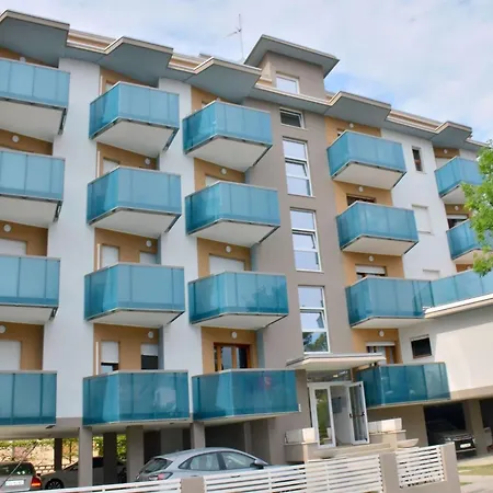 Easy Flat Next To The Sea In *