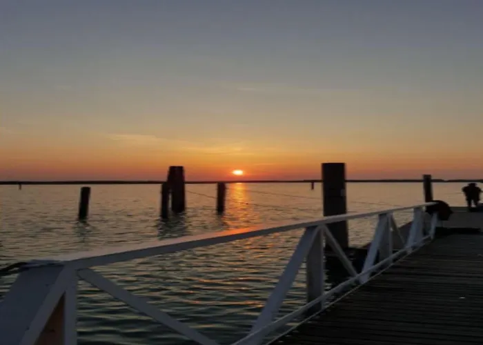 Apartment Easy Flat Next To The Sea In